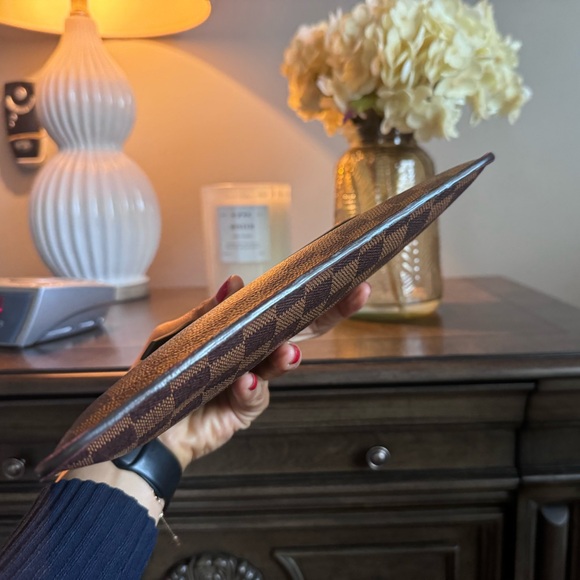 Louis Vuitton wristlet - Picture 15 of 15